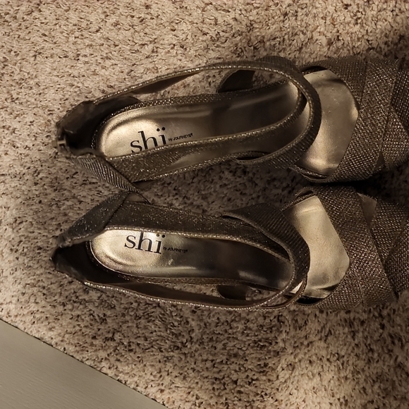 Heels - Picture 4 of 6